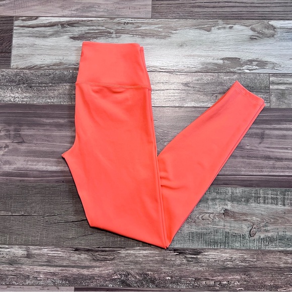 All In Motion NWOT Brushed Sculpt High Rise Workout Leggings Small Neon Orange - Picture 8 of 11